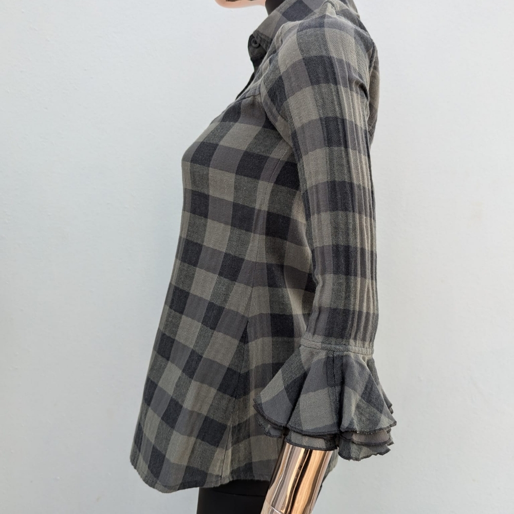 ⭐ Alice + Olivia Plaid Checkered top with bell flared sassy quarter sleeves - Picture 8 of 16